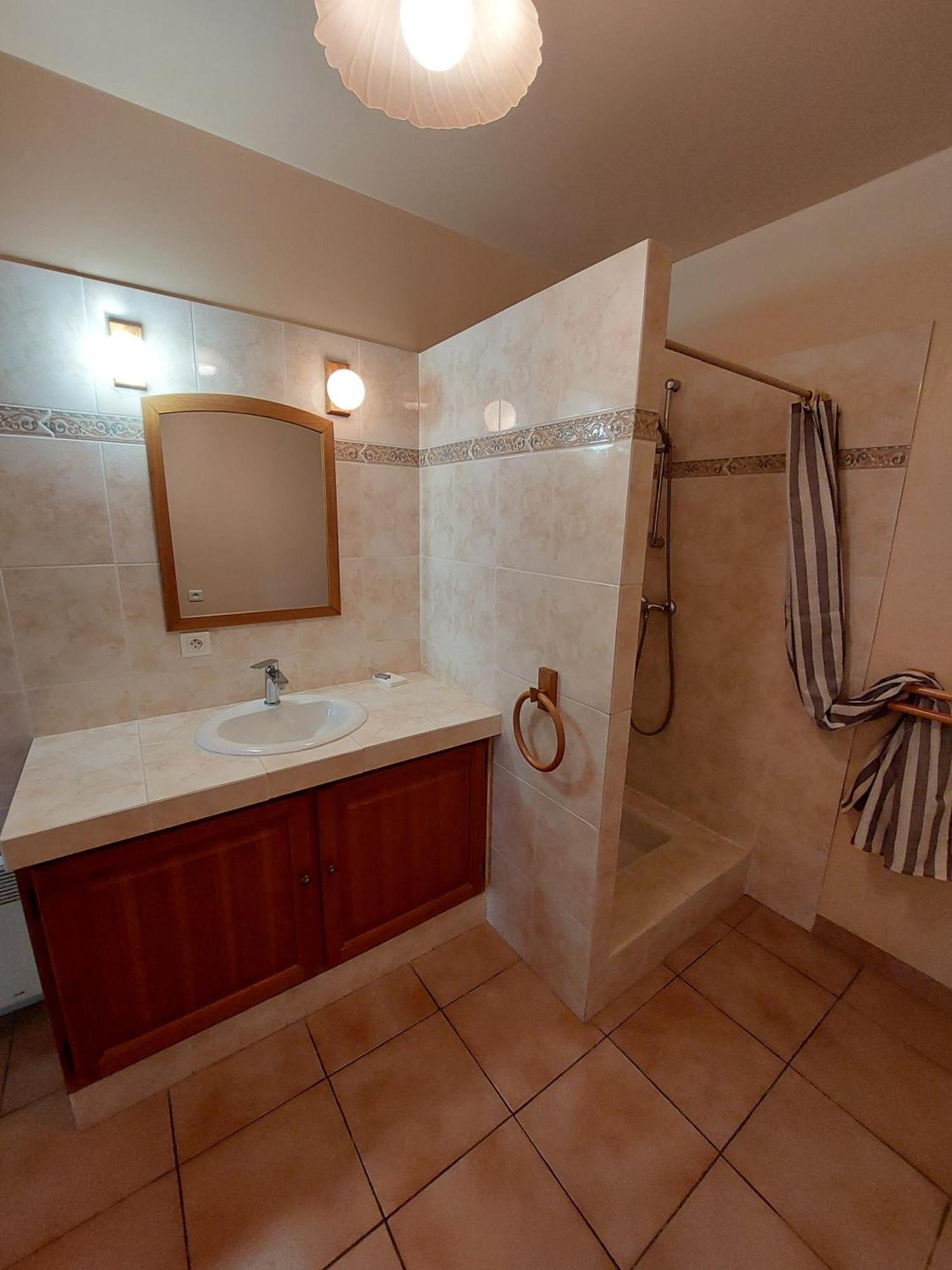 Mas Fontclaire - Sommieres Appartement Buitenkant foto