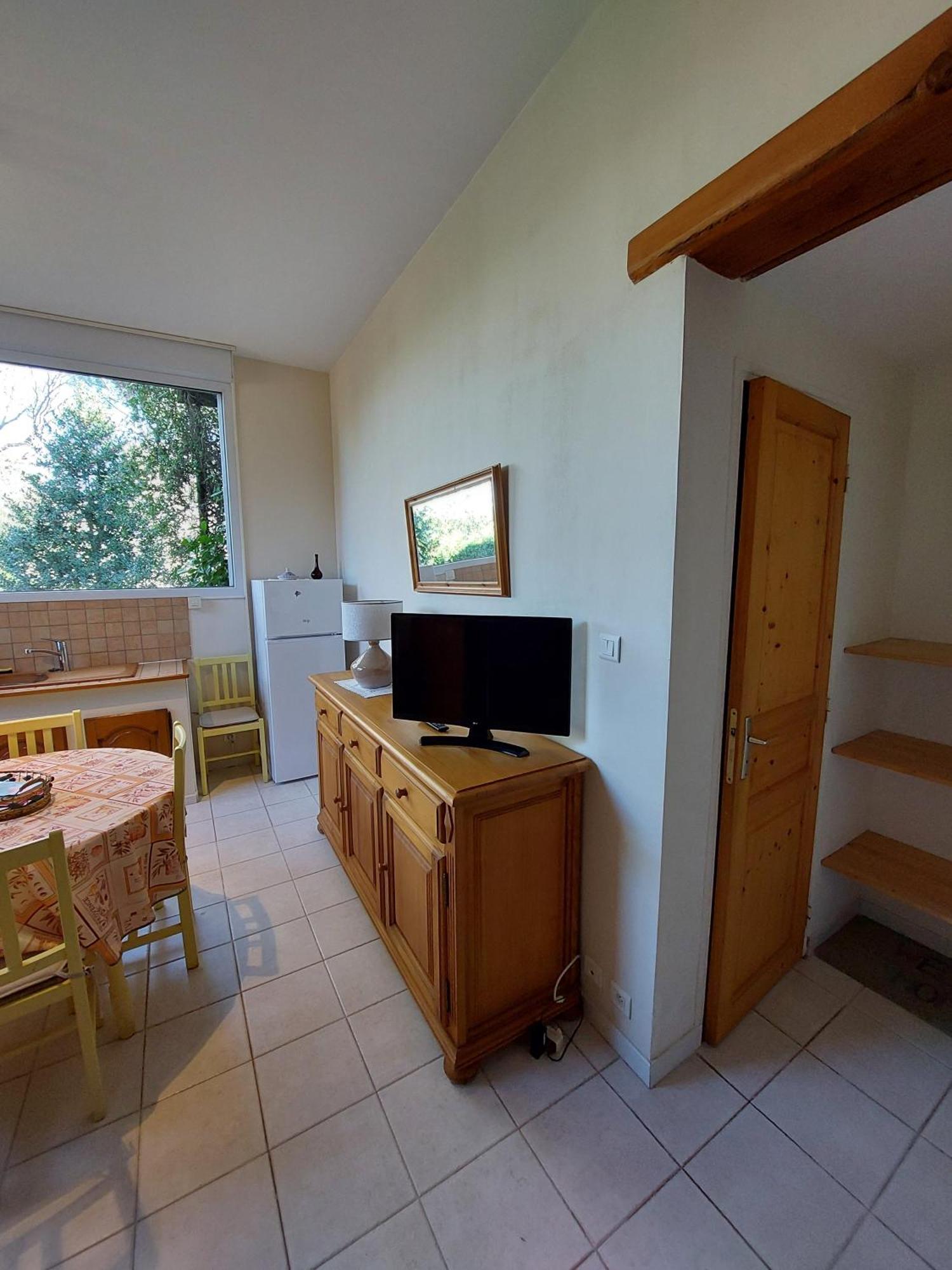 Mas Fontclaire - Sommieres Appartement Buitenkant foto