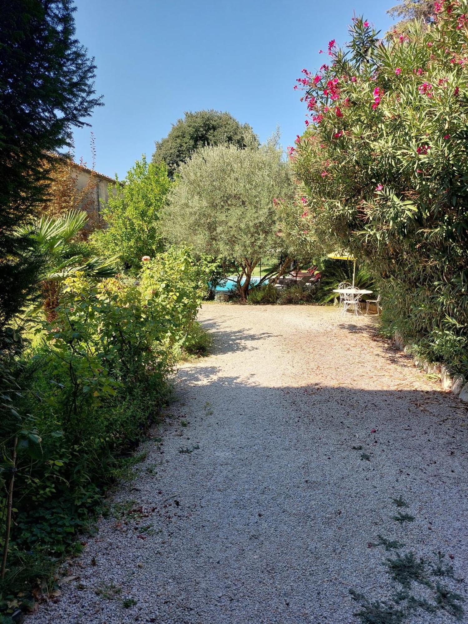 Mas Fontclaire - Sommieres Appartement Buitenkant foto